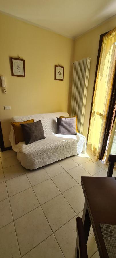 Casa Mirella - Appartamento Zona Bellagio Magreglio Exterior foto